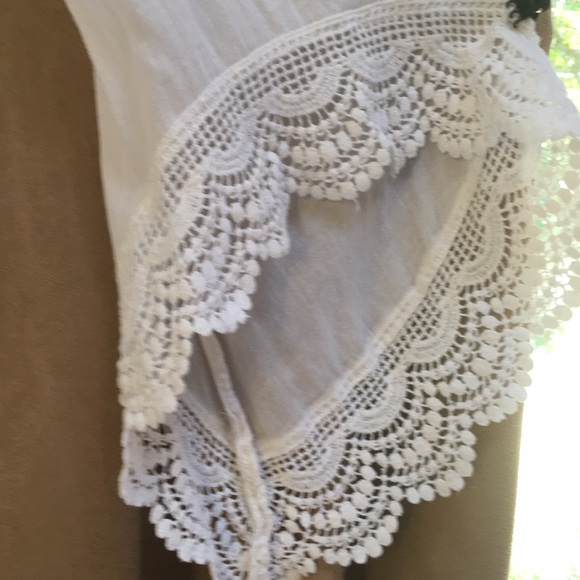 Charming Charlie Boho Ivory Bell Sleeve Top Size S - Picture 4 of 4